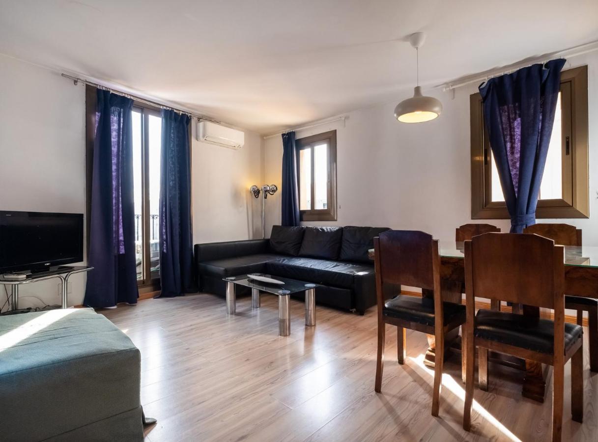 Apartamentos El Pintor Барселона Екстер'єр фото